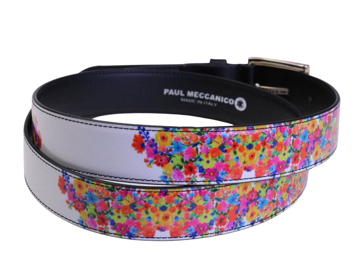 .WHITE WOMEN&#39;S BELT WITH FLORAL FANTASY MADE OF LORRY TARPAULIN.