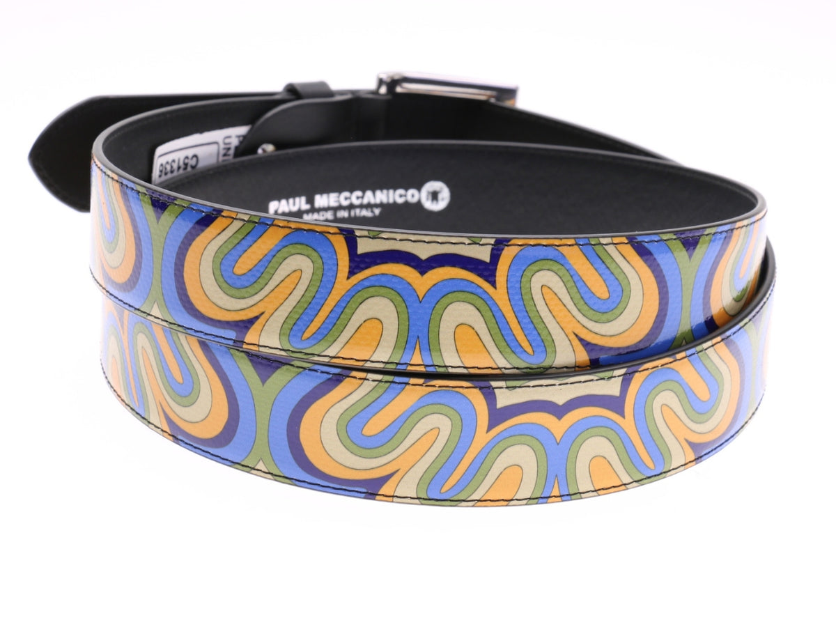 .MEN&#39;S BELT WITH  FLORAL WAVES MADE OF LORRY TARPAULIN.