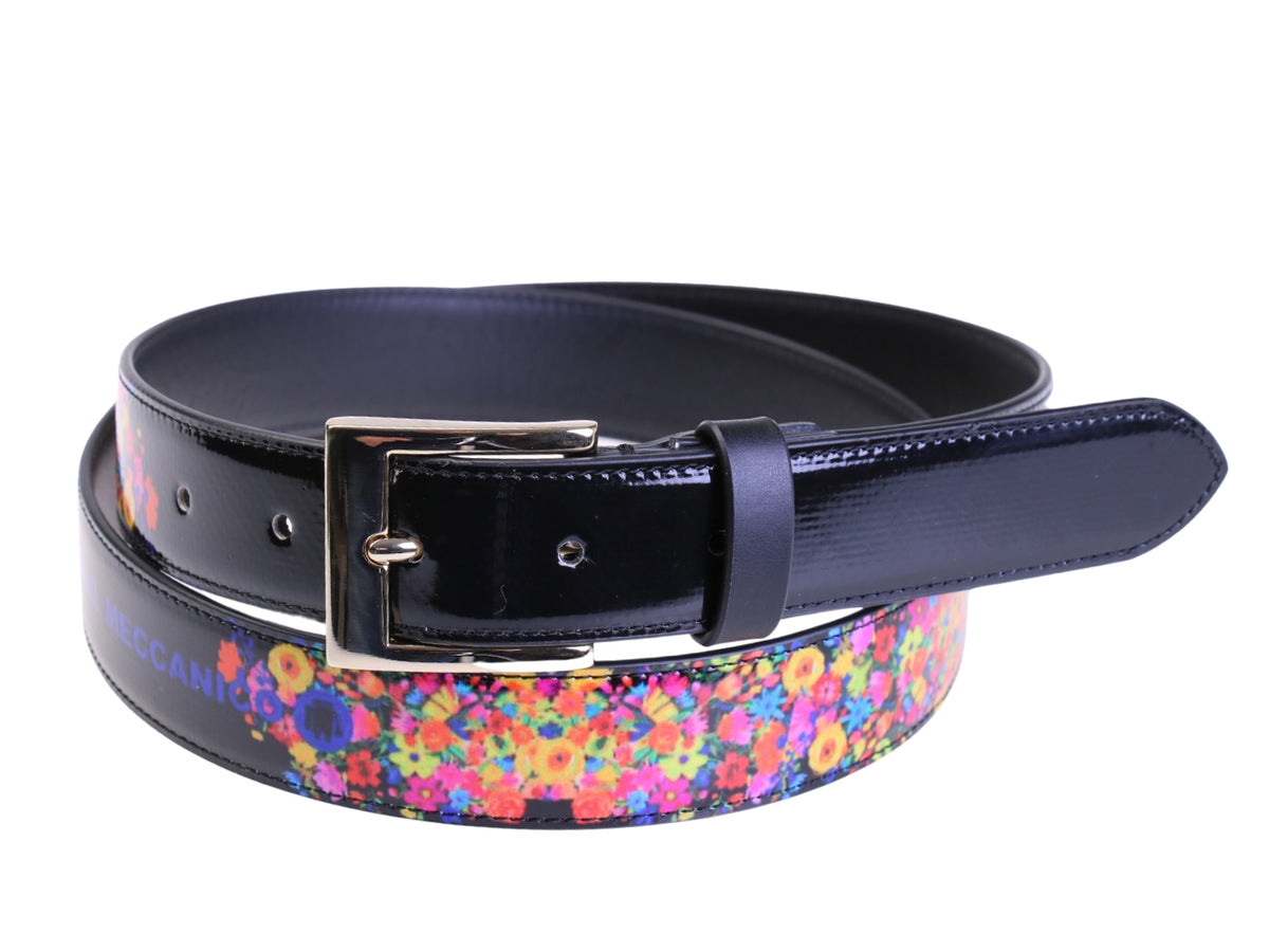 .BLACK WOMEN&#39;S BELT WITH FLORAL FANTASY MADE OF LORRY TARPAULIN.