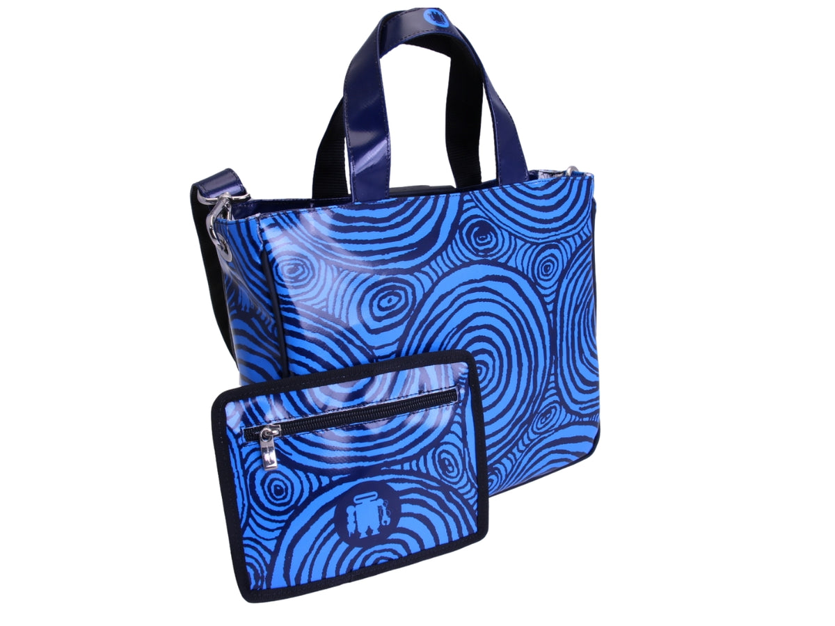 BORSA DONNA AZZURRA FANTASIA CERCHI. MODELLO GLAM IN TELONE CAMION.