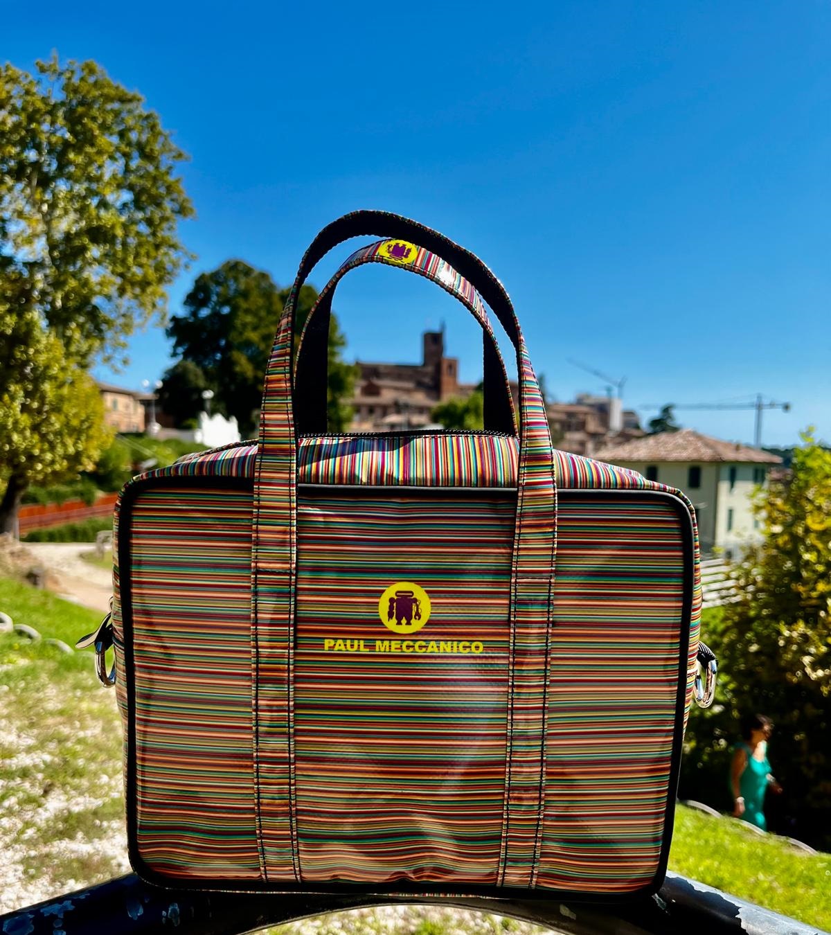 Primavera: il momento perfetto per cambiare borsa... e anche umore!
Con Paul Meccanico, non puoi sbagliare!" 🌸
👉 www.paulmeccanico.com
.
.
.
#PaulMeccanico #PaulMeccanicobags #PaulMeccanicoSarnano #PaulMeccanicoMarche #borsecolorate #accessorifrizzanti #modaprimavera #stilevibrante #coloralatuavita #ColorfulBags #VibrantAccessories #SpringStyle #FashionWithColor #ChicAndColorful #BrightenYourStyle