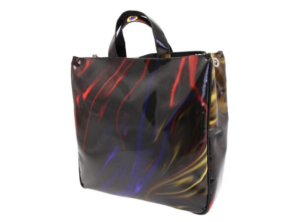 MAXI TOTE BAG WITH TIE DYE FANTASY. MODEL AIRSTONE MADE OF LORRY TARPAULIN - Image 3