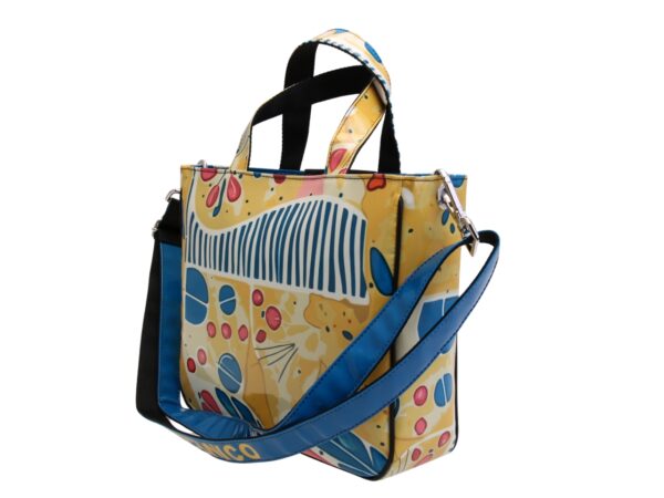 TOTE BAG CAPSULE "POP TROPICAL". MODEL GLAM MADE OF LORRY TARPAULIN. - Image 3