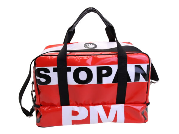 RED HAND LUGGAGE BAG 40 X 20 X 25 CM. MODEL FLYME MADE OF LORRY TARPAULIN. - Image 4