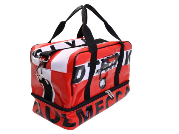 RED HAND LUGGAGE BAG 40 X 20 X 25 CM. MODEL FLYME MADE OF LORRY TARPAULIN. - Image 2
