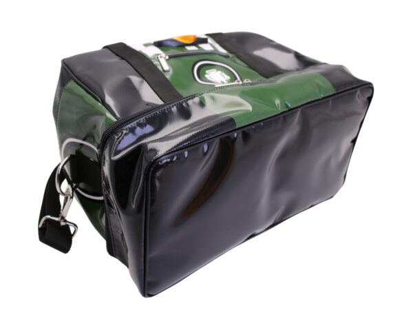 BLACK AND DARK GREEN HAND LUGGAGE BAG 40 X 20 X 25 CM. MODEL FLYME MADE OF LORRY TARPAULIN. - Image 5