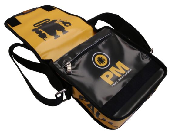 BLACK AND YELLOW CROSSBODY BAG. MODEL MIPOK MADE OF LORRY TARPAULIN. - Image 4