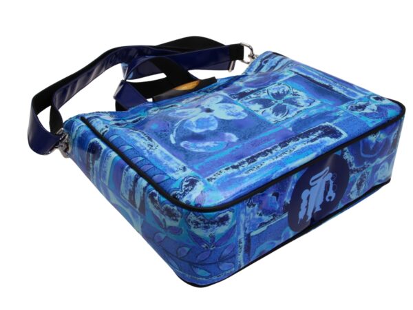LIGHT BLUE TOTE BAG WITH FLORAL FANTASY. MODEL GLAM MADE OF LORRY TARPAULIN. - Image 3