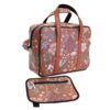 BORSA DA DONNA RETTANGOLARE MARRONE CON FANTASIA FLOREALE. MODELLO PINCA IN PELLE SINTETICA MARTELLATA. - immagine 3
