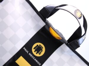 2 IN 1 BRIEFCASE AND BACKPACK WHITE AND GREY COLOURS. MODEL HYBRID MADE OF LORRY TARPAULIN. - Image 8