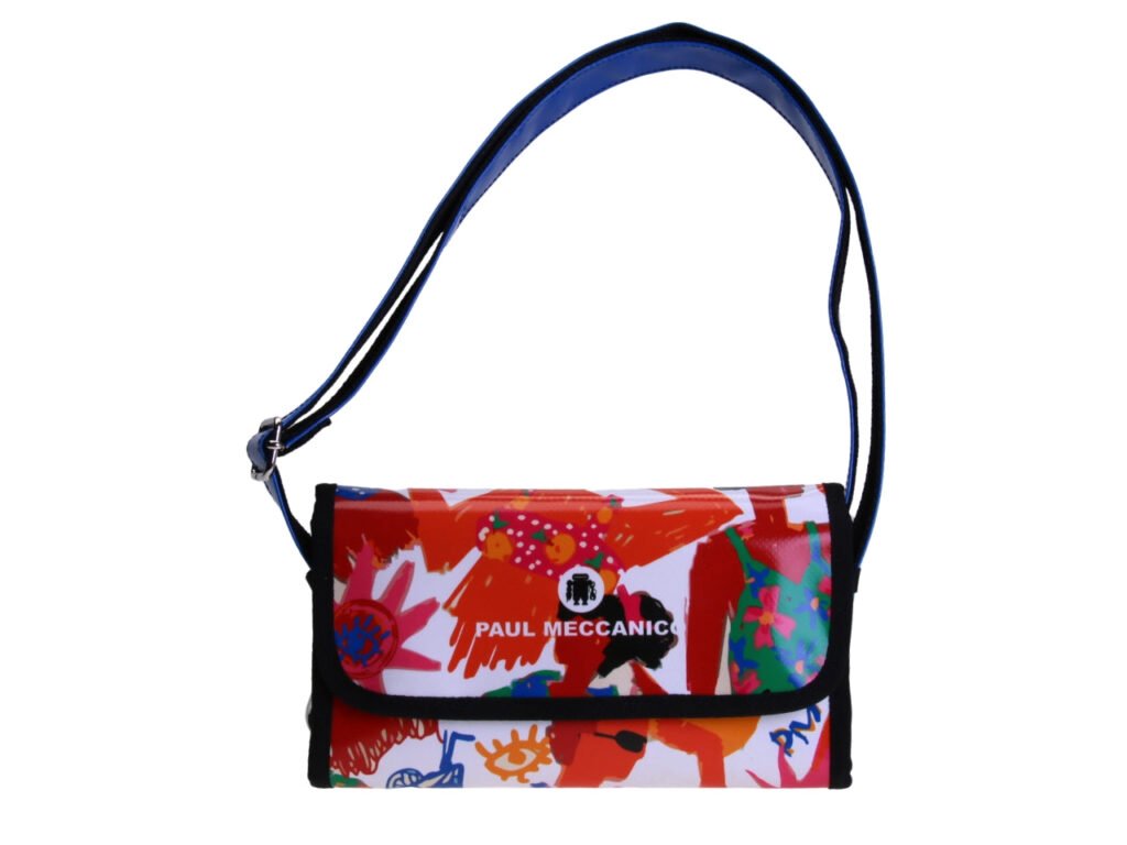 ...POCHETTE FANTASIA "VILLAGGIO". MODELLO DI CARAMELLA REALIZZATO CON TELONI DI CAMION.