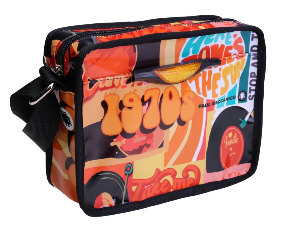 ..GENDERLESS SHOULDER BAG "1970S". MODEL FRIK MADE OF LORRY TARPAULIN.