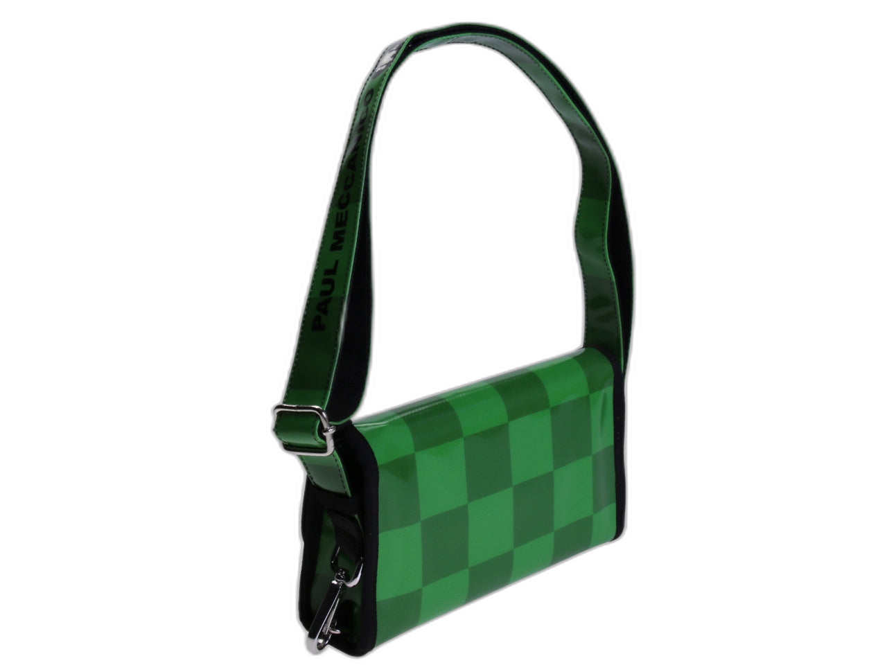 ...POCHETTE FANTASIA SCACCHI. MODELLO DI CARAMELLA REALIZZATO CON TELONI DI CAMION.