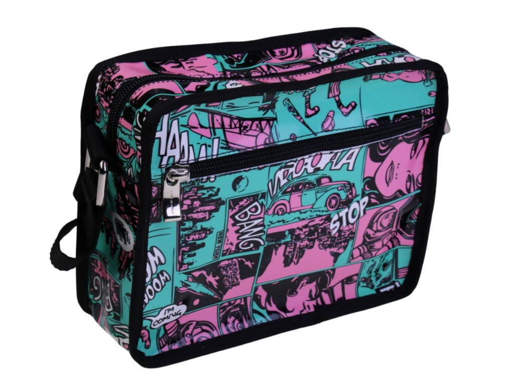...BORSA A TRACOLLA GENDERLESS CON STILE CARTOON. MODELLO FRIK REALIZZATO CON TELONI DI CAMION.