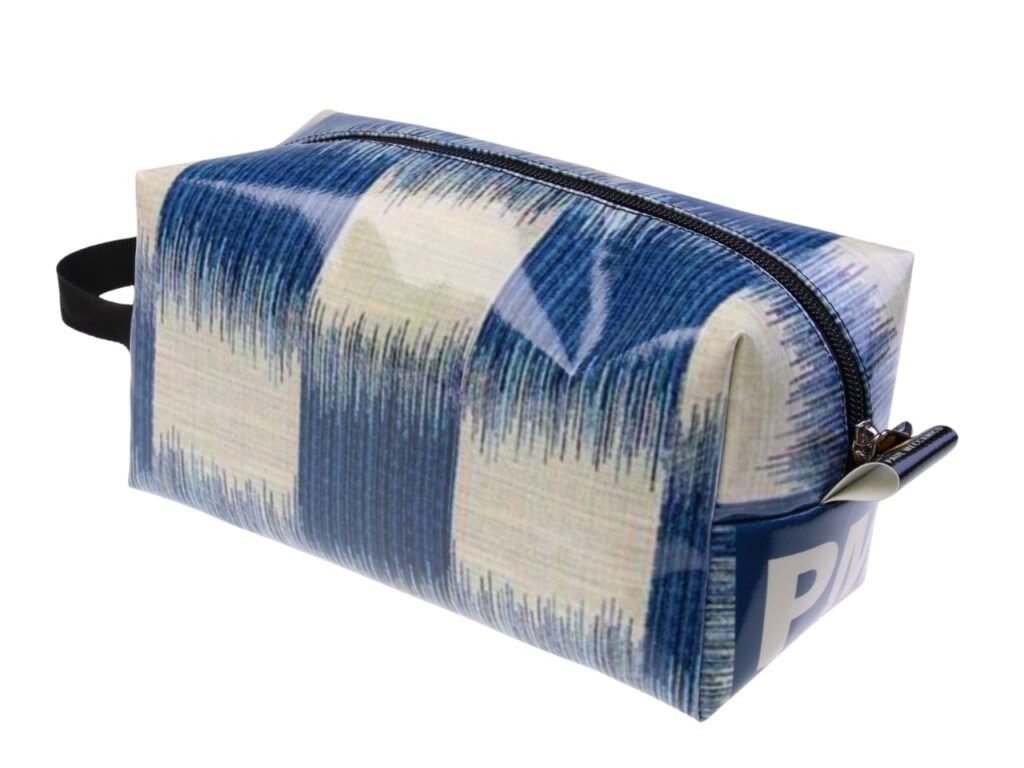 ...BEAUTY CASE BLU E BIANCO CON EFFETTO "JEANS"