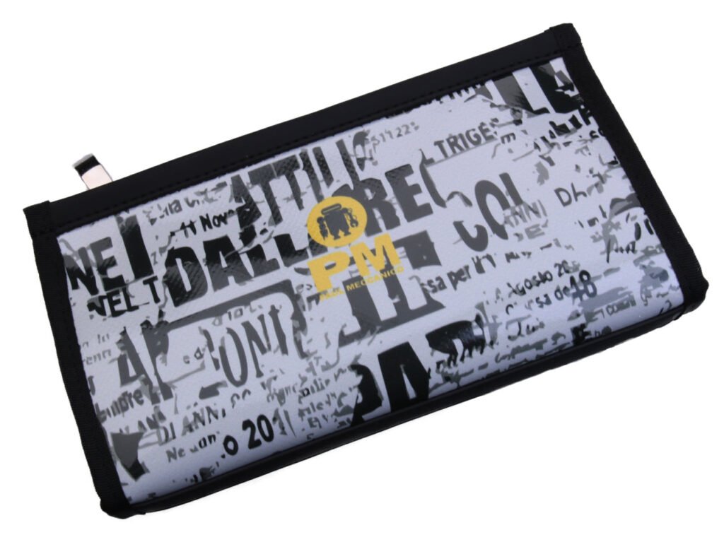 PORTAFOGLIO GRANDE DA DONNA GRIGIO. FOSSA MODELLO REALIZZATA CON TELONI DI CAMION. - Edizione limitata Paul Meccanico