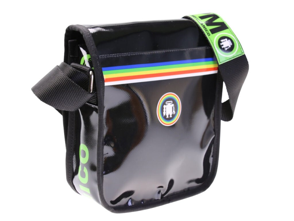 ...BORSA A TRACOLLA NERA. MODELLO MIPOK IN TELONE DA CAMION.