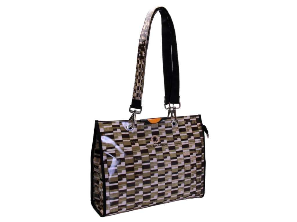 BORSA SHOPPER BEIGE E MARRONE. MODELLO PEPE REALIZZATO CON TELONI DI CAMION.