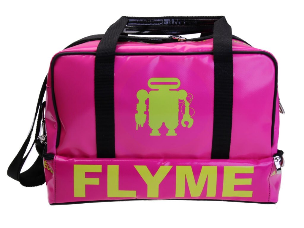 FUCHSIA HAND LUGGAGE BAG 40 X 20 X 25 CM. MODEL FLYME MADE OF LORRY TARPAULIN.