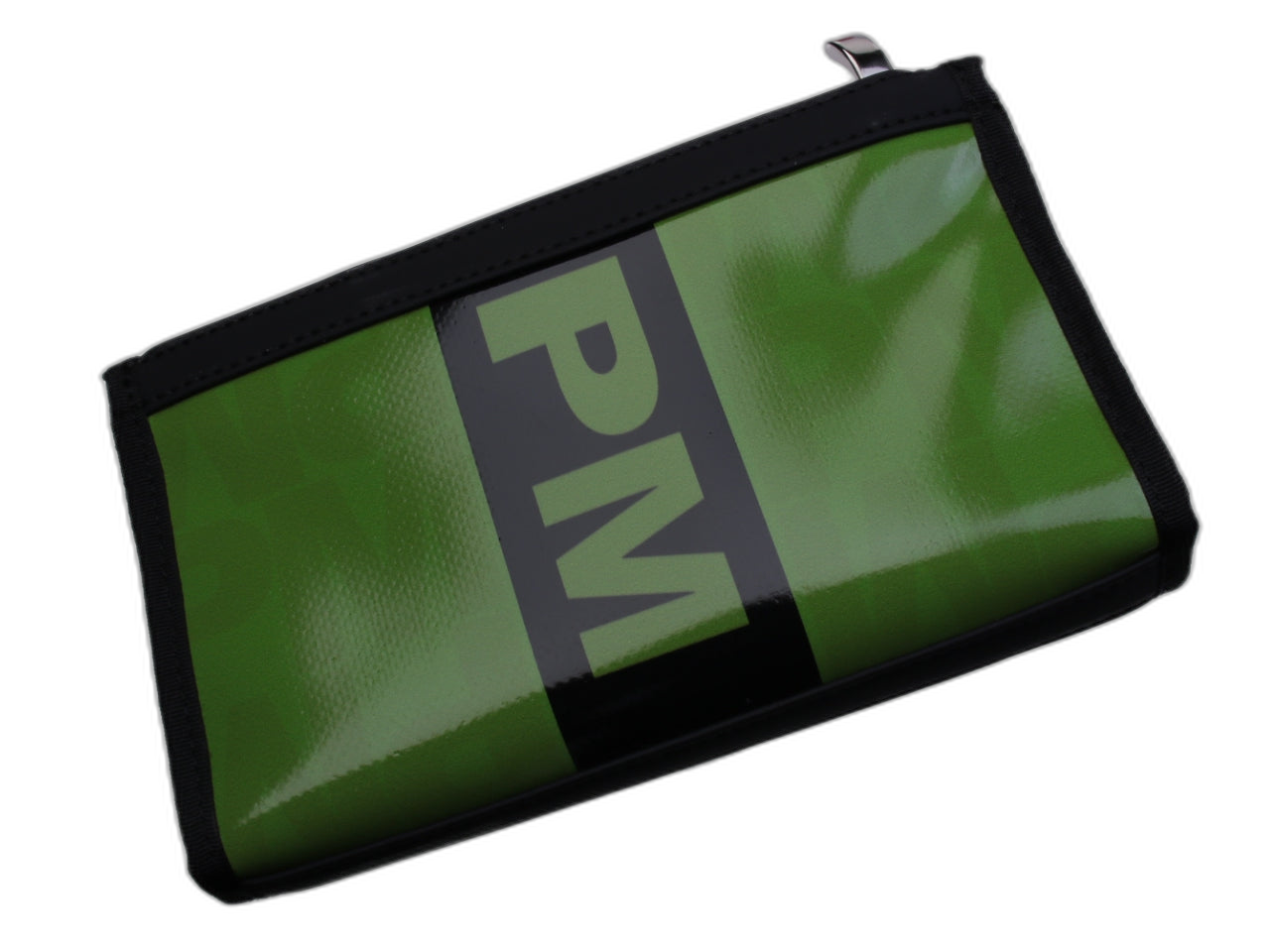 PORTAFOGLIO GRANDE DA DONNA VERDE CON LETTERE. FOSSA MODELLO REALIZZATA CON TELONI DI CAMION. - Edizione limitata Paul Meccanico