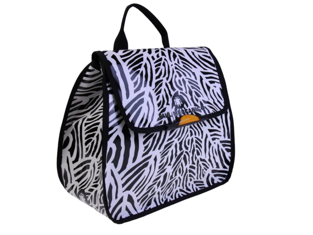 ...BORSA DA DONNA IN BIANCO E NERO CON FANTASIA ANIMALIER. MODELLO IN POLPA DI CELLULOSA REALIZZATO CON TELONI DI CAMION.