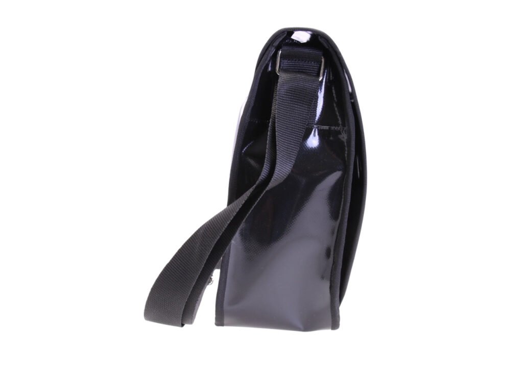 BORSA MESSENGER NERA. MODELLO SPOT IN TELONE DA CAMION.