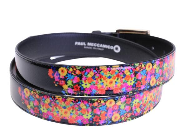 .BLACK WOMEN'S BELT WITH FLORAL FANTASY MADE OF LORRY TARPAULIN.