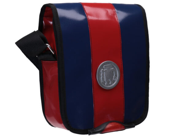 CROSSBODY BAG BLUE RED WITH METALLIC LOGO. MODEL MIPOK MADE OF LORRY TARPAULIN. - Unique Pieces Paul Meccanico