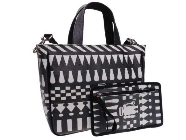 BLACK AND WHITE GEOMETRICAL PATTERN TOTE BAG. GLAM MODEL MADE OF HAMMERED FAUX LEATHER. - Unique Pieces Paul Meccanico
