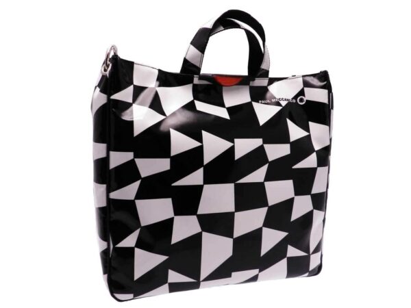 MAXI TOTE BAG BLACK AND WHITE COLOURS WITH GEOMETRIC FANTASY. AIRSTONE MODEL MADE OF LORRY TARPAULIN. - Unique Pieces Paul Meccanico
