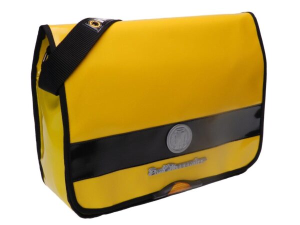 YELLOW MESSENGER BAG WITH METALLIC LOGO. MODEL SPOT XL MADE OF LORRY TARPAULIN. - Limited Edition Paul Meccanico