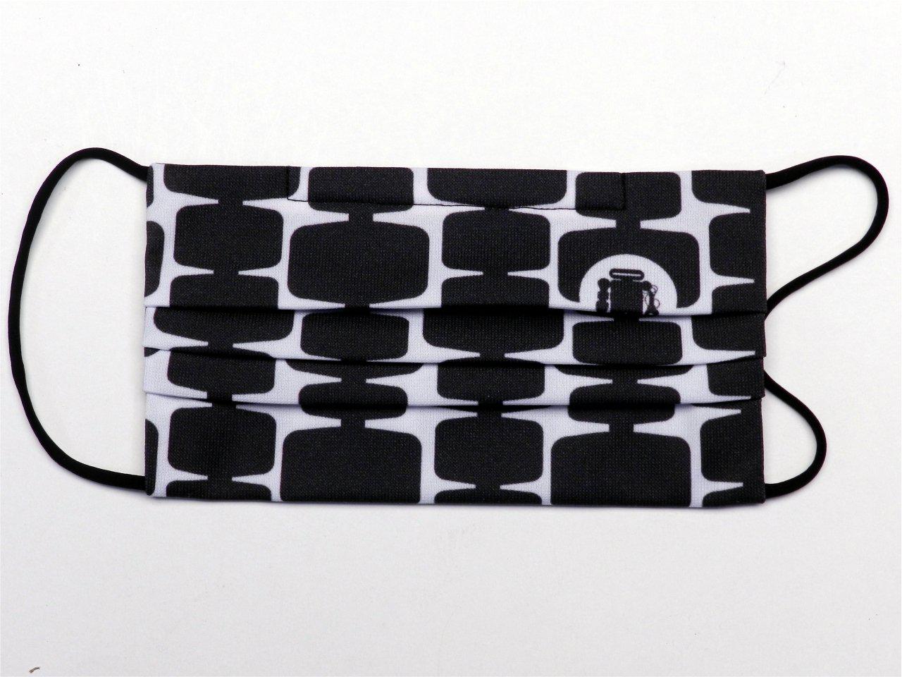 REUSABLE MASK BLACK AND WHITE COLOURS WITH 3 FILTERS INCLUDED. - Paul Meccanico
