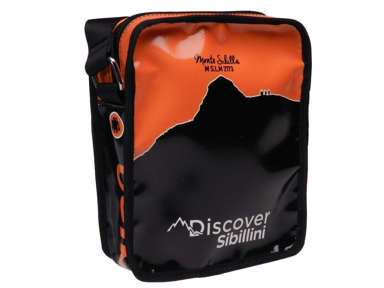 CROSSBODY BAG "DISCOVER SIBILLINI" IN BLACK AND ORANGE WITH MONTE SIBILLA IMAGE. MODEL STRATOS MADE OF LORRY TARPAULIN. - Limited Edition Paul Meccanico