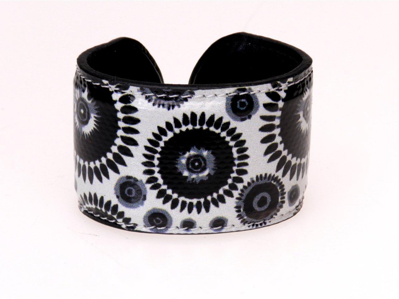 WOMAN BRACELET BLACK AND WHITE ETHNIC FANTASY. - Paul Meccanico