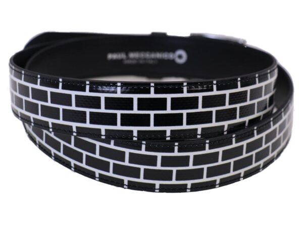 WOMAN'S BELT BLACK AND WHITE COLOURS GEOMETRIC FANTASY MADE OF LORRY TARPAULIN - Unique Pieces Paul Meccanico