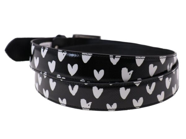 WOMAN'S BELT BLACK AND WHITE COLOURS WITH HEARTS PRINT MADE OF LORRY TARPAULIN - Unique Pieces Paul Meccanico